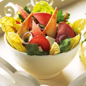 Lækker salat med Kartoffelspegepølse